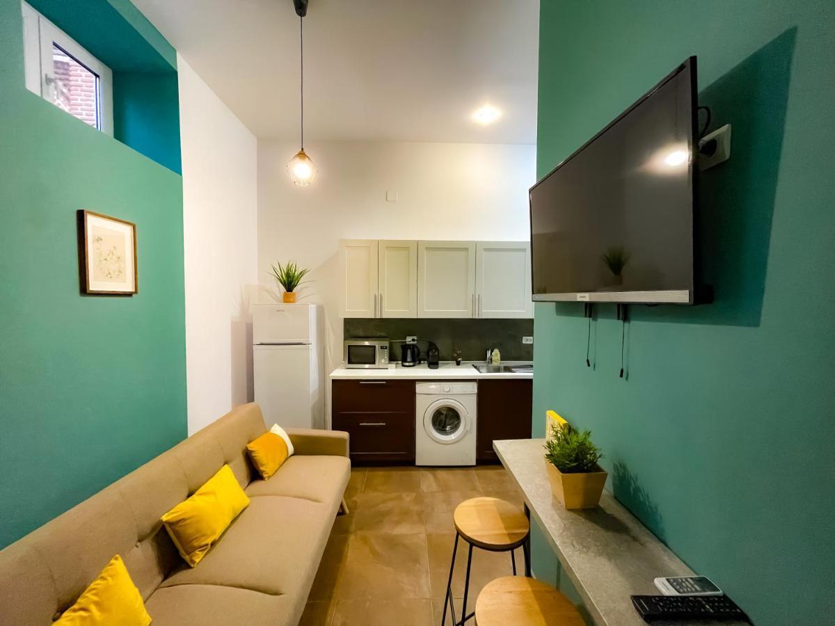 Cool Flat In The Heart Of Bucharest's Fun And History Appartamento *