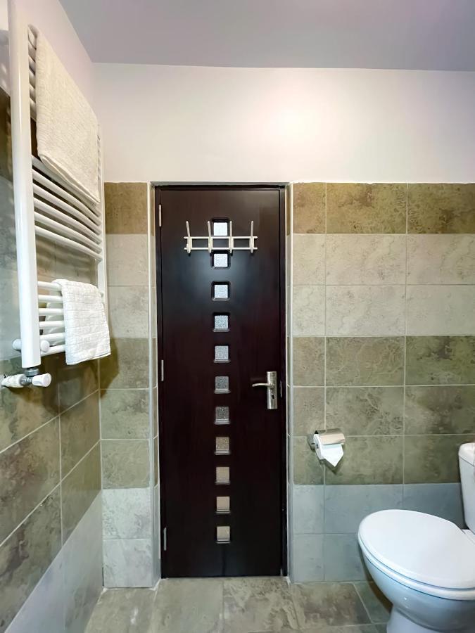 Cool Flat In The Heart Of Bucharest's Fun And History * Bucureşti