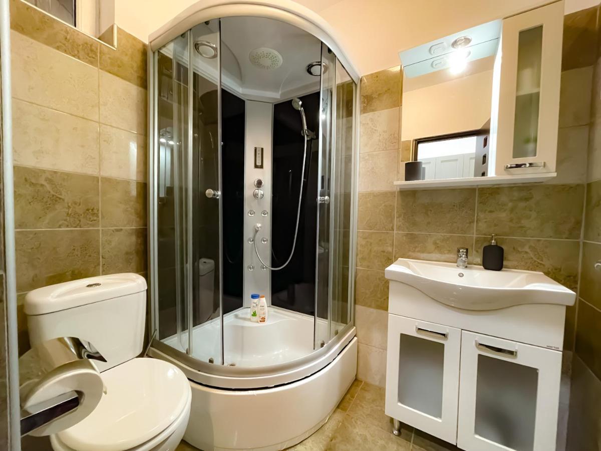 Appartamento Cool Flat In The Heart Of Bucharest's Fun And History