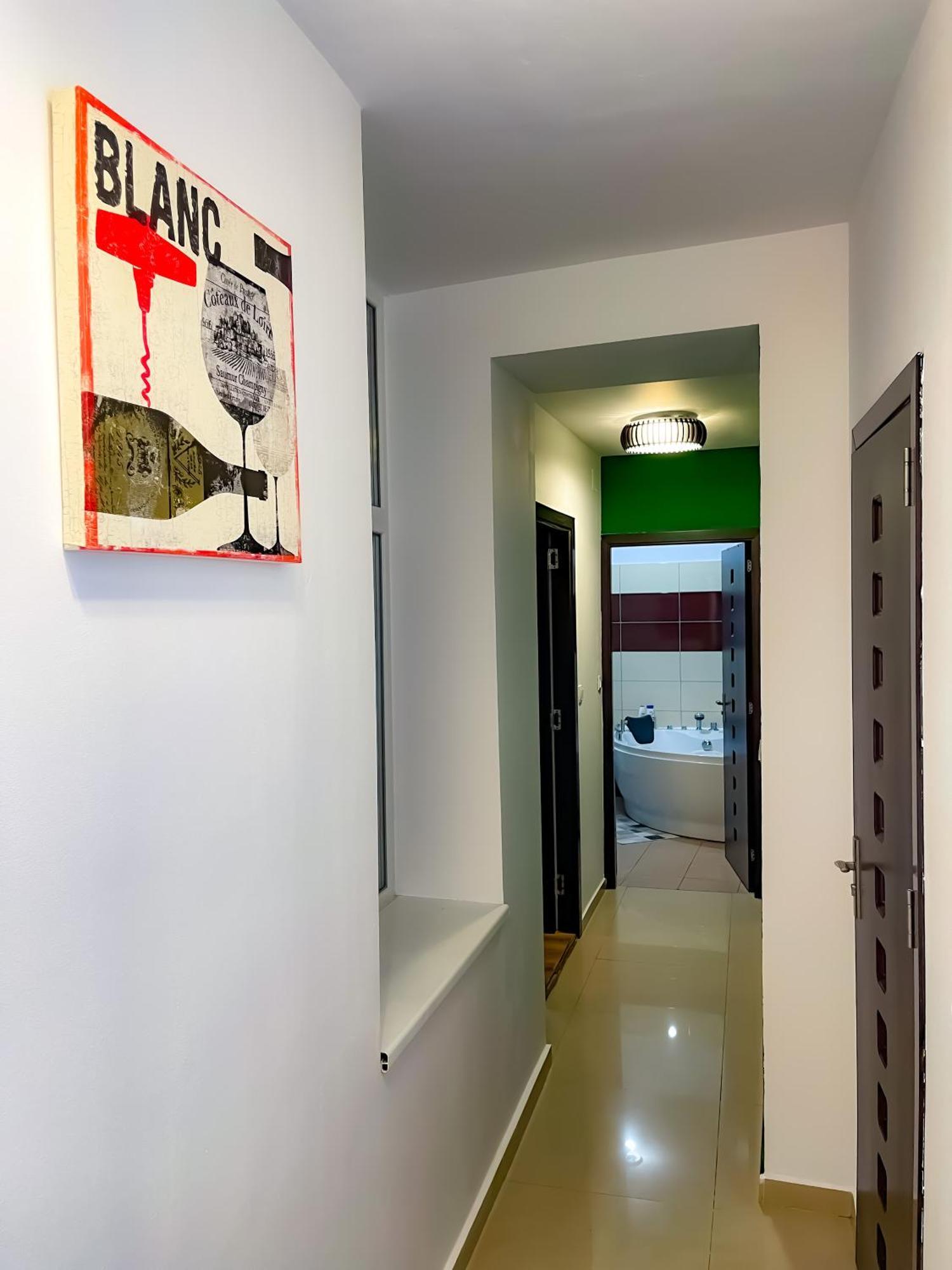Cool Flat In The Heart Of Bucharest's Fun And History Bucureşti