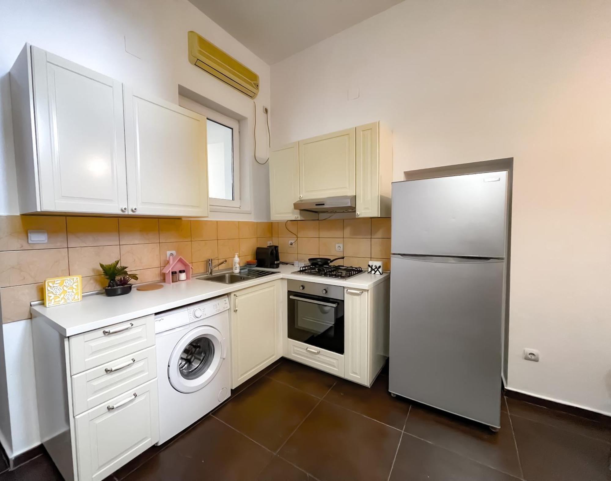 Cool Flat In The Heart Of Bucharest's Fun And History Bucarest