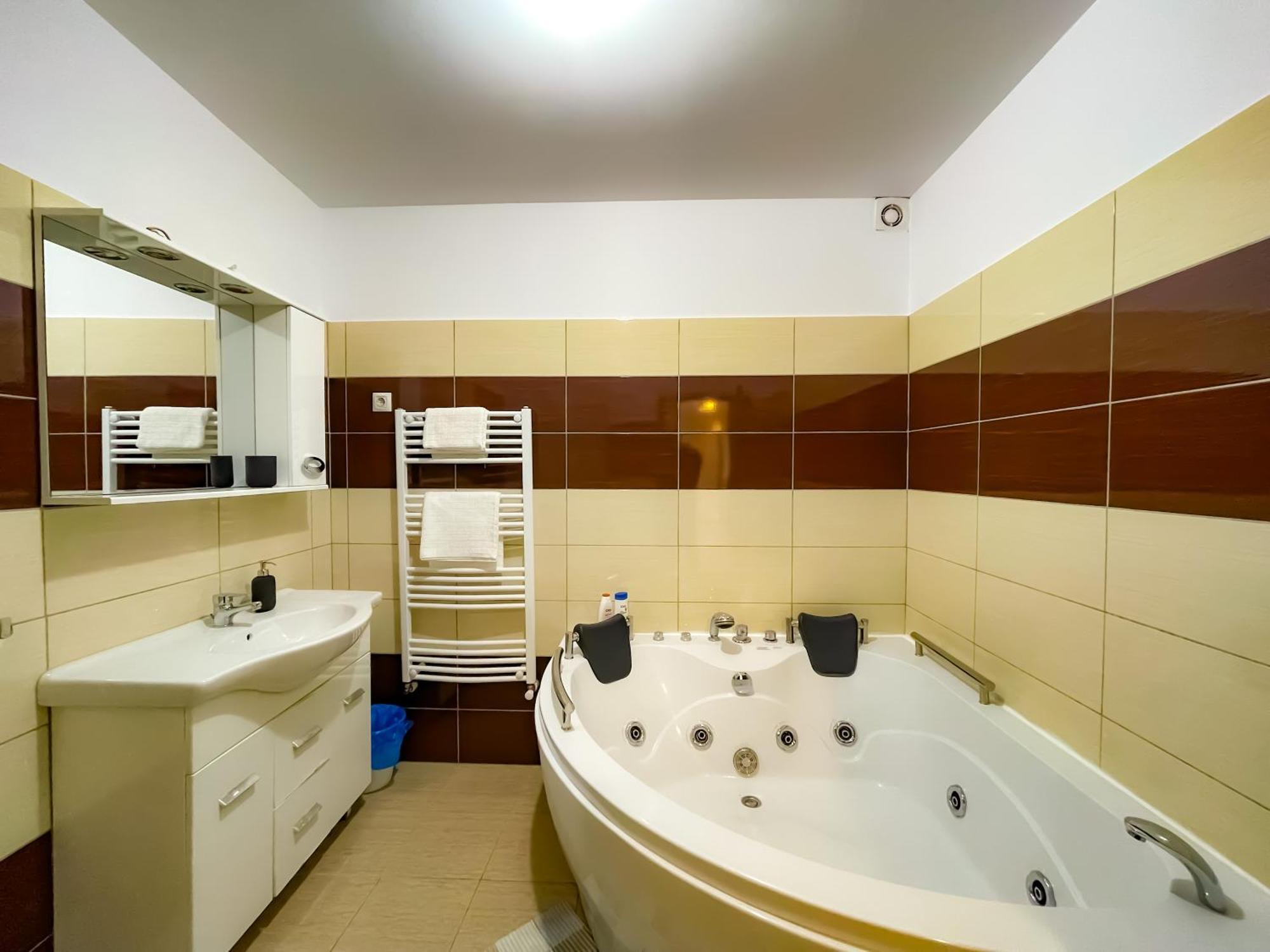 Apartment Cool Flat In The Heart Of Bucharest's Fun And History